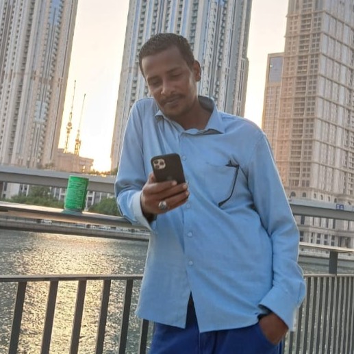 صورة الكاتب